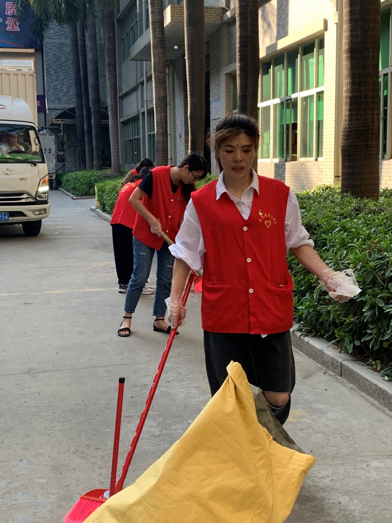 泉州OG真人鞋业开展“我劳动 我快乐”志愿效劳运动